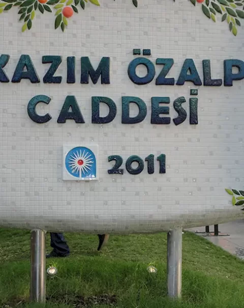kazim-ozalp-caddesi