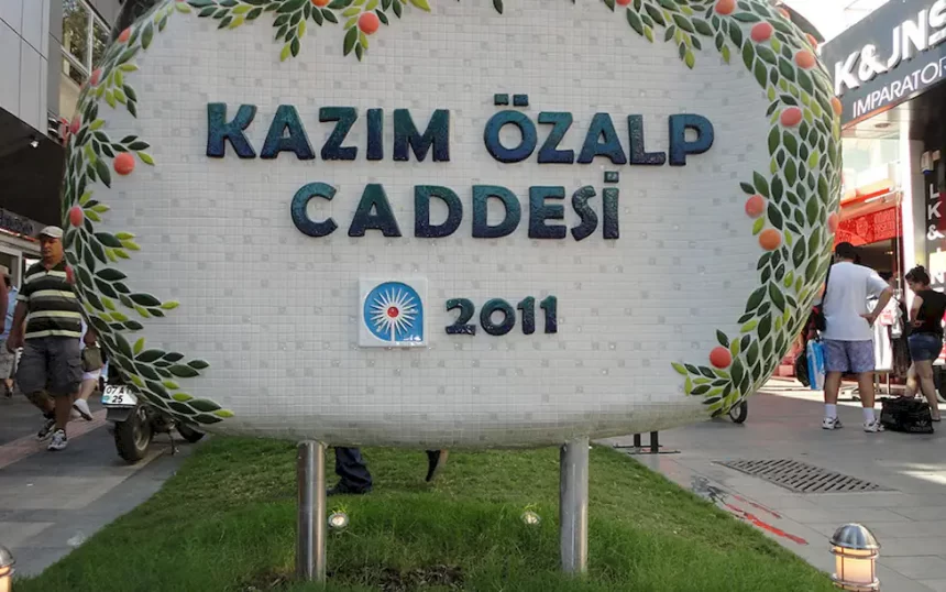kazim-ozalp-caddesi